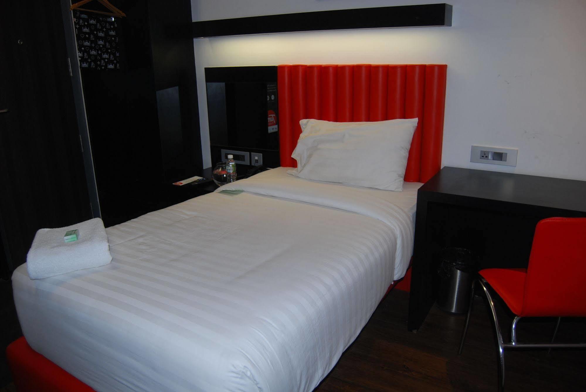Mango Hotels Tune Ahmedabad Exterior foto